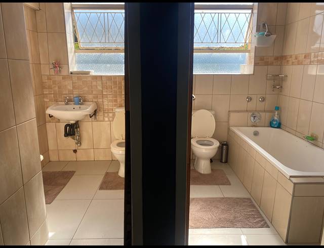2 BEDROOM TOWNHOUSE FOR SALE IN LORENTZVILLE